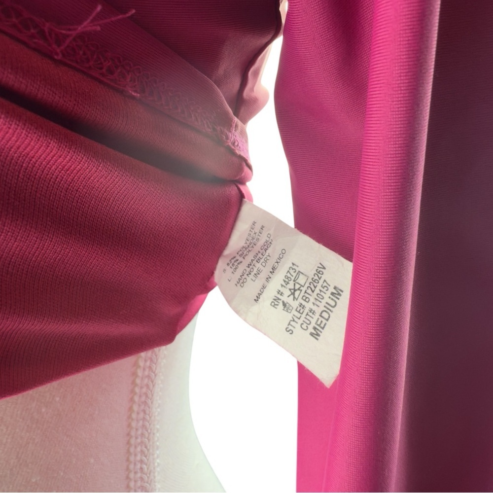 VICI Women’s M Hot Pink Long Sleeve Square Neck Cropped Stretch Knit Top - Picture 8 of 8